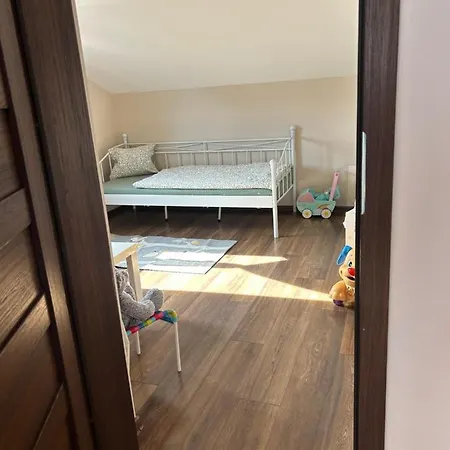Апартаменты Bobrzanska - 4 Bedrooms Sypialnie Свидница