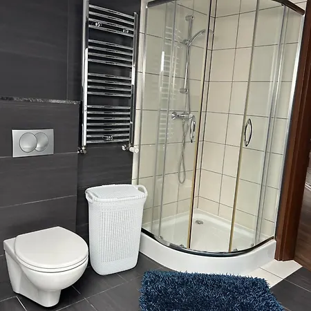 Bobrzanska - 4 Bedrooms Sypialnie *