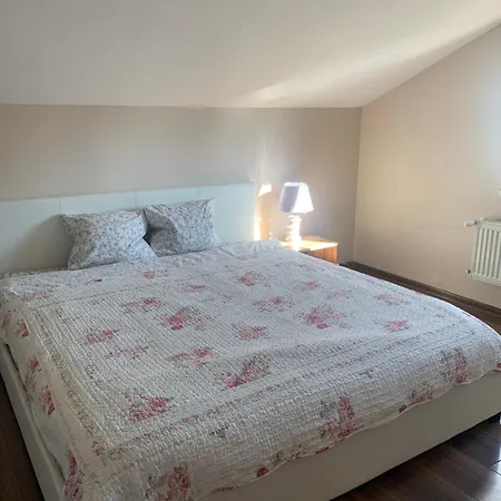 Bobrzanska - 4 Bedrooms Sypialnie * シュフィドニツァ