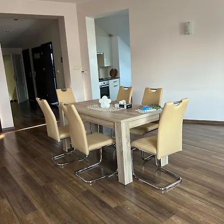 Bobrzanska - 4 Bedrooms Sypialnie Świdnica