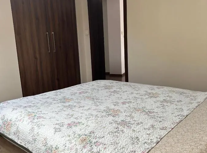 Appartement Bobrzanska - 4 Bedrooms Sypialnie *