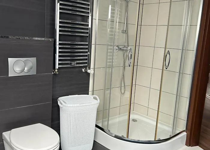 Bobrzanska - 4 Bedrooms Sypialnie *