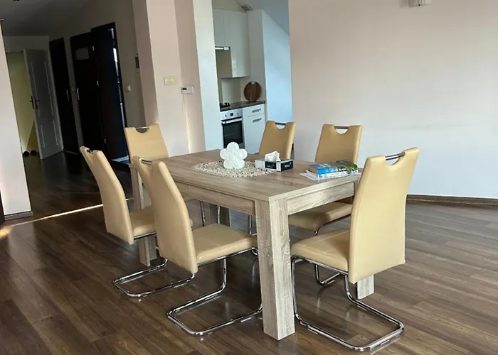 Bobrzanska - 4 Bedrooms Sypialnie Świdnica